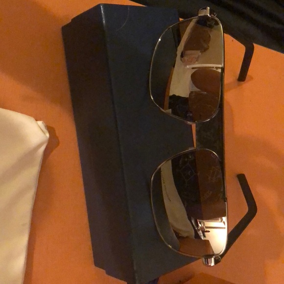 LV His and Hers Glasses !once in a lifetime Deal ! - Picture 6 of 6